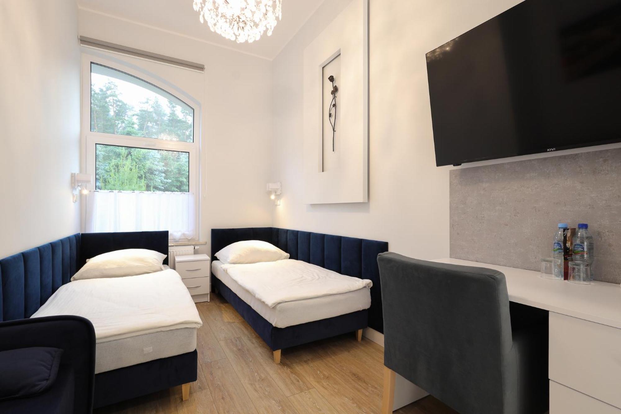 Dworek Rozany Hotel & Restauracja Namysłów Extérieur photo